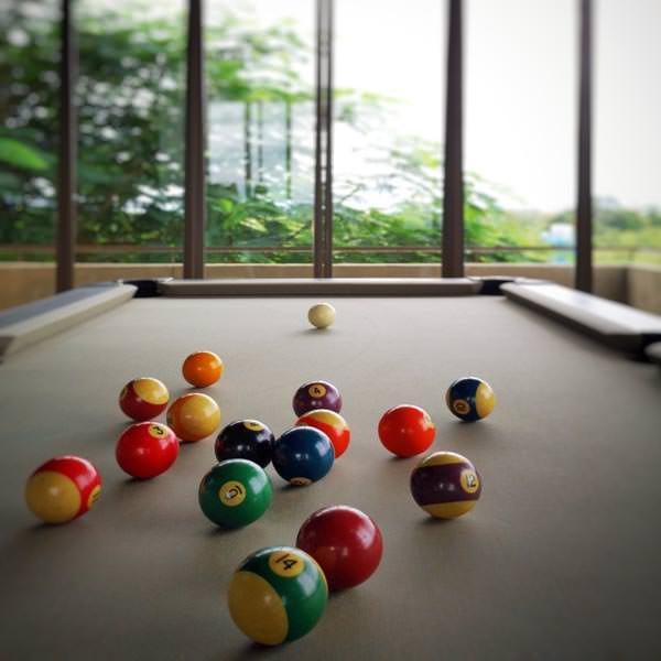 shutterstock playing pool 4 web 1vqz kt?t=1694632239
